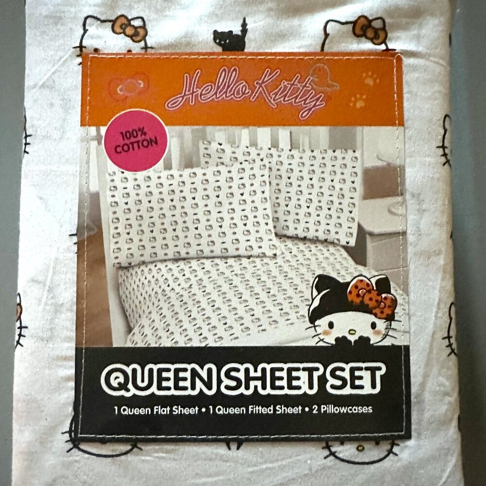 Hello Kitty Halloween Queen Sheet Set